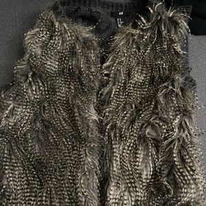 Faux fur H&M vest